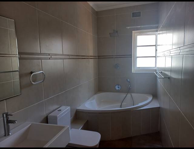5 BEDROOM HOUSE TO LET IN MORNINGSIDE